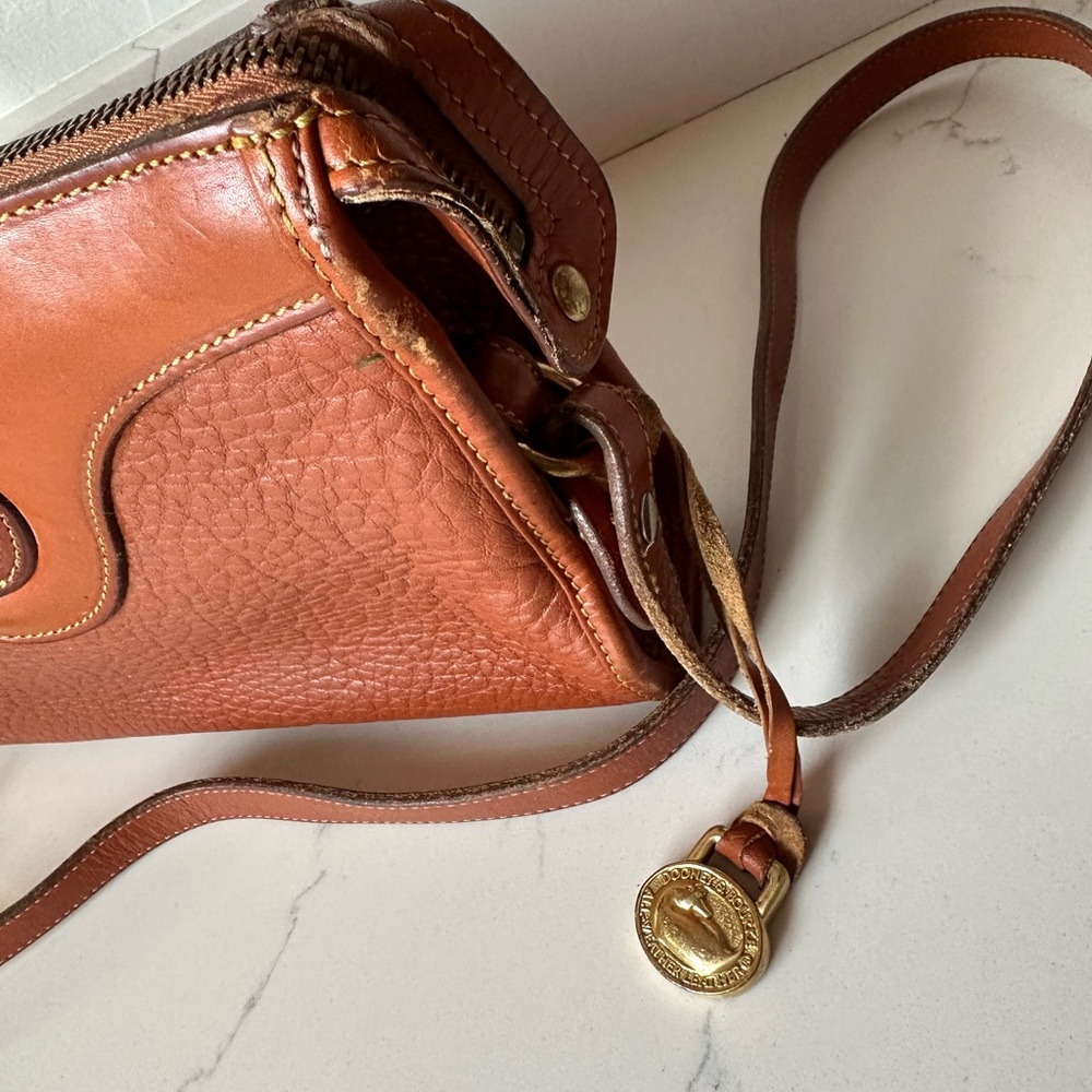Vintage Dooney & Bourke Tan Crossbody Bag with Pebbled Leather-Made in USA - Picture 4 of 11